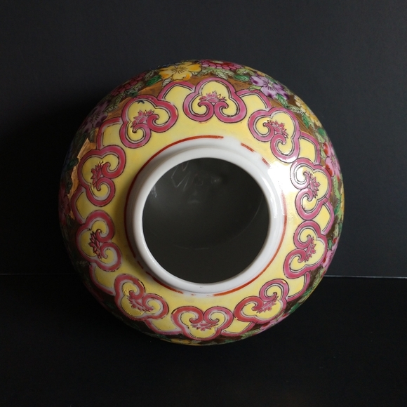 ‼️ SOLD ‼️ Ginger Jar/Vase Handpainted Flowers Hong Kong - Picture 7 of 13